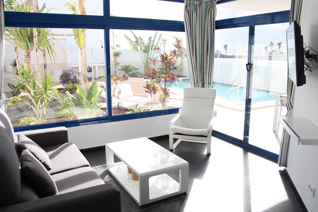 Villas De La Marina Playa Blanca  Exterior photo